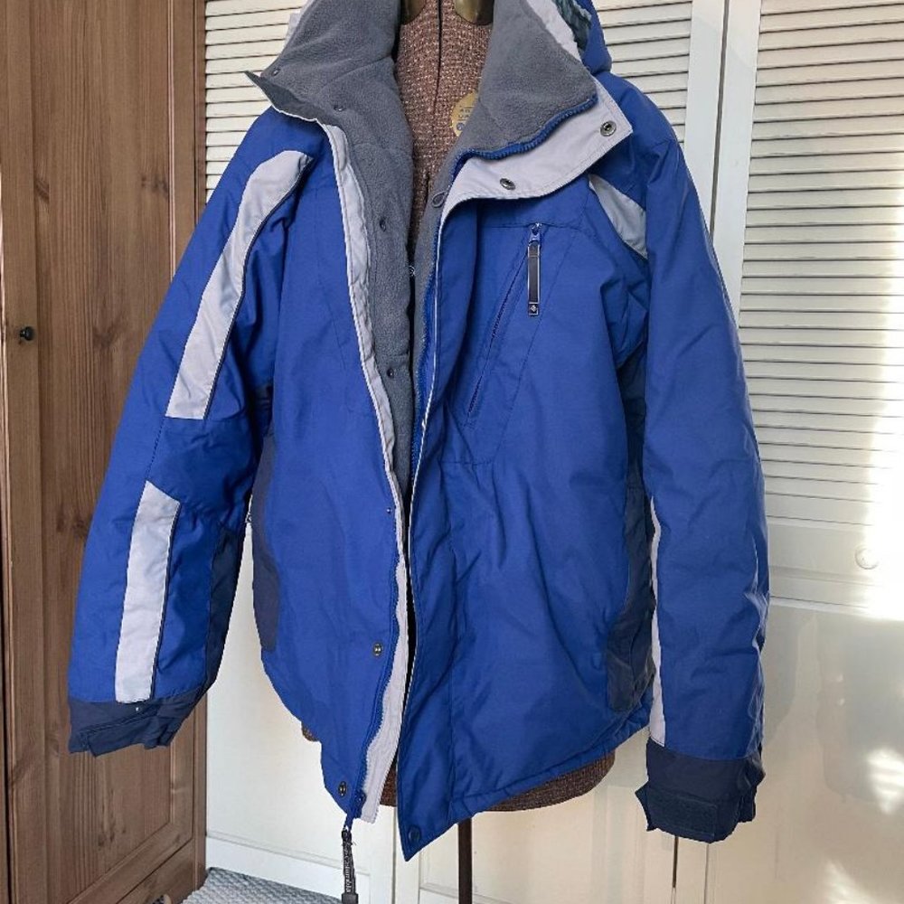 Columbia Sportswear Co Men's L Winter Jacket w/ concealable Hood